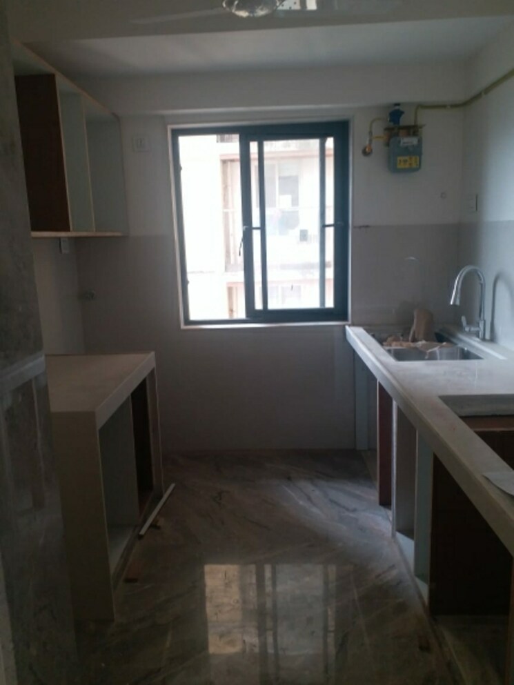 Kitchen, modi-villa 2 Bedroom 700 Sq.Ft. Apartment In Juhu Mumbai 9581980