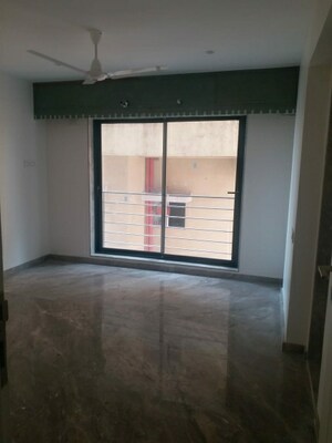 Room in 2 BHK Apartment at Modi Villa, Juhu – for Sale