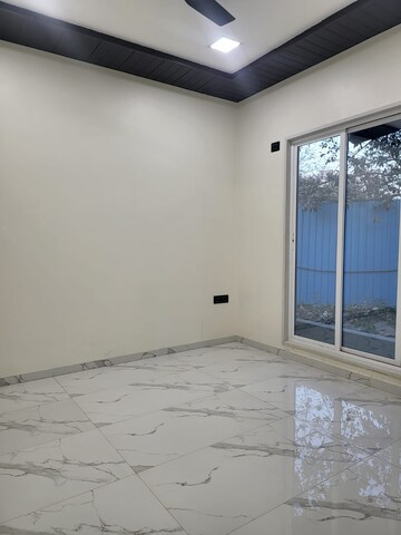 Room in 2 BHK Apartment at Indiabulls One Indiabulls, Pokhran Road No Two – for Rent