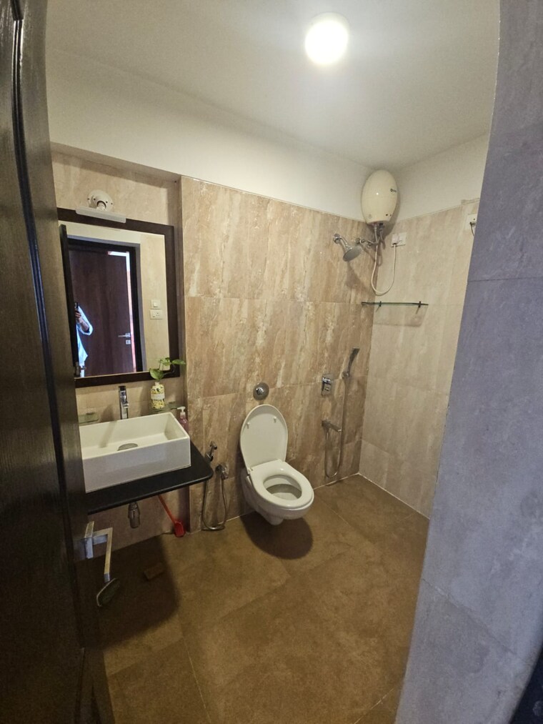 Bathroom, vora-skyline-acropolis 2 Bedroom 700 Sq.Ft. Apartment In Borivali West Mumbai 9581999