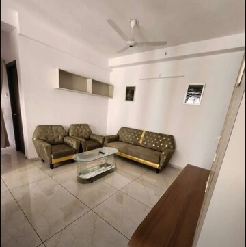 Living Room in 3 BHK Apartment at Gomti Nagar – for Rent