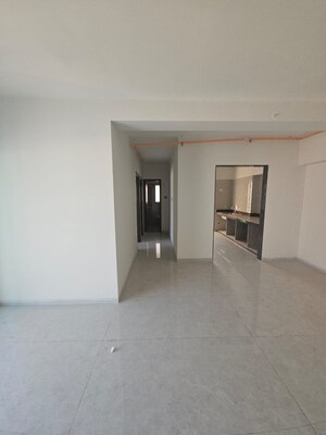 2 BHK Apartment For Sale in Shubhjivan Sianna Heights, Borivali West