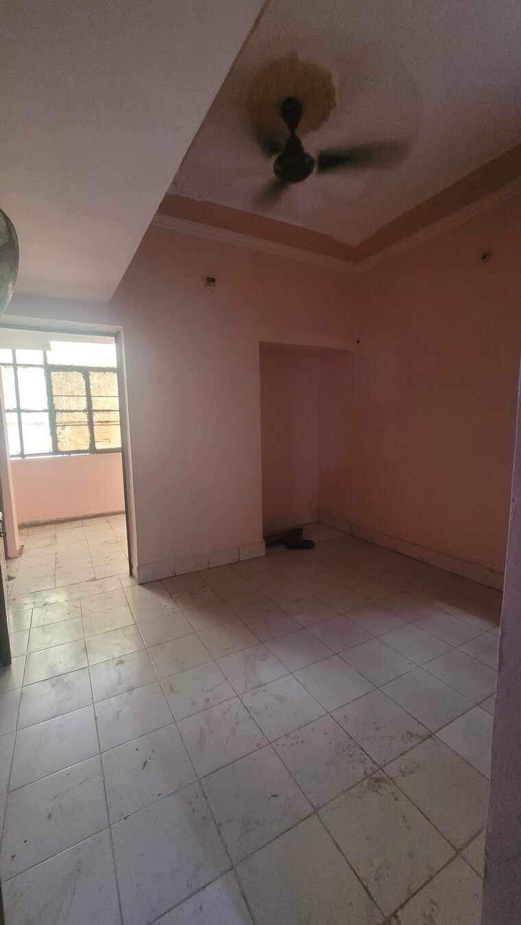 Master Bedroom, gtb enclave 3 Bedroom 900 Sq.Ft. Apartment In Gtb Enclave Delhi 9582014