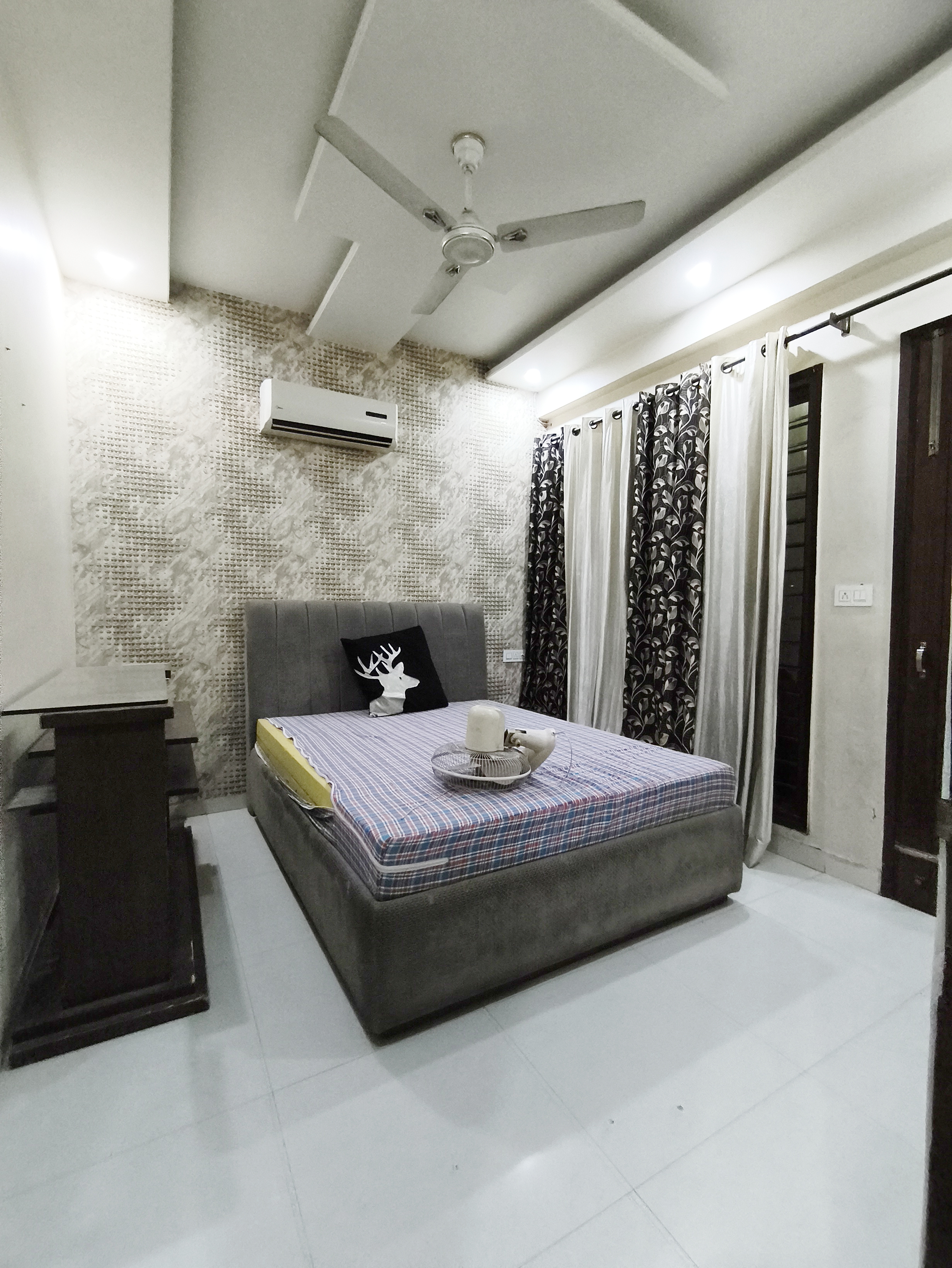 3 BHK Builder Floor For Rent in NK Savitry Enclave