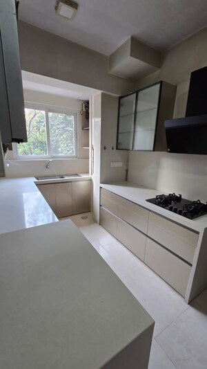 Kitchen in 2.5 BHK Apartment at Hiranandani Meadows, Manpada – for Rent