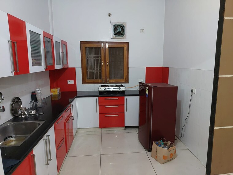 Kitchen, vineet khand Pg For Girls In Vineet Khand 9582050