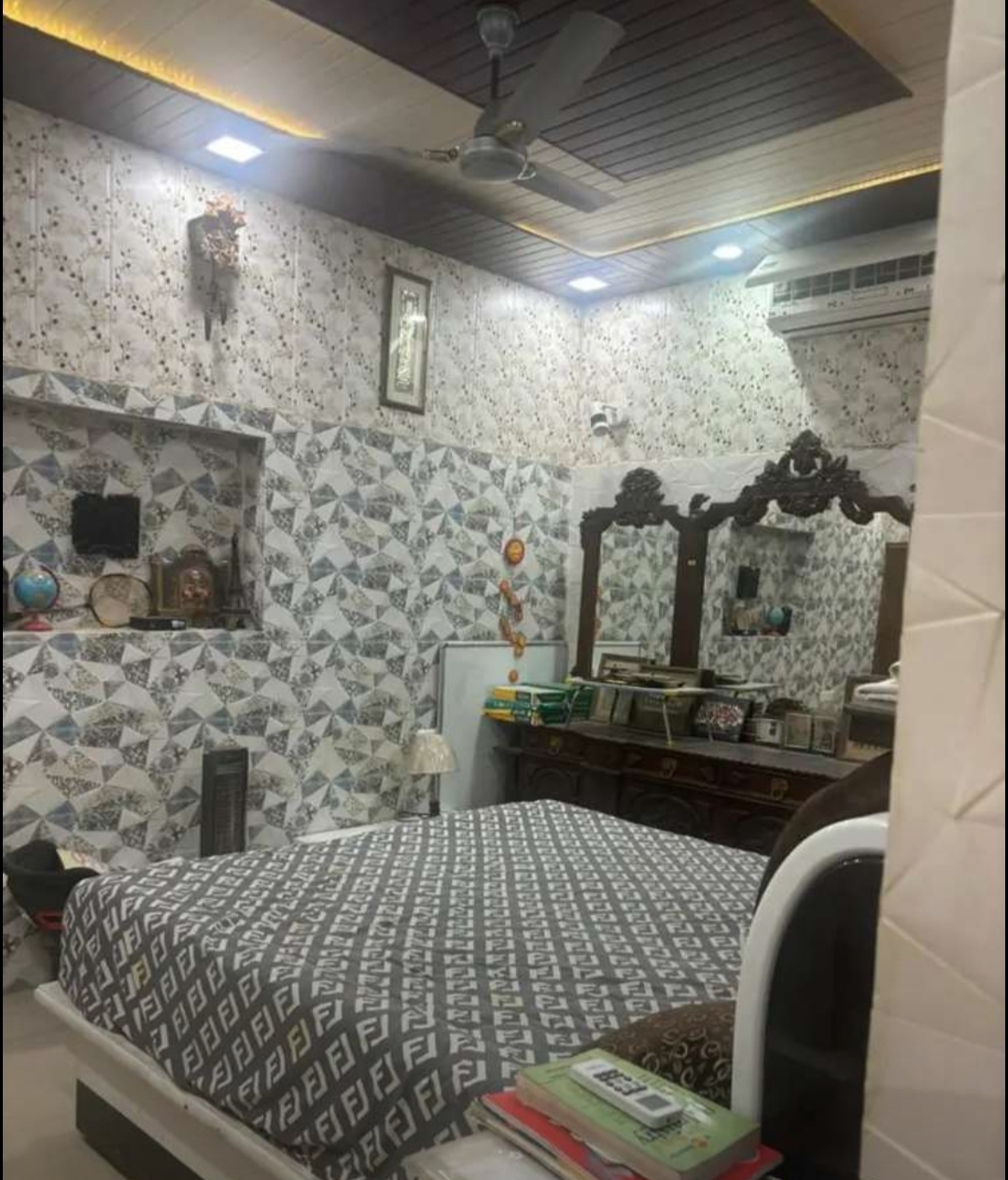 3 BHK + Extra Room Apartment For Rent in Near Burlington Chauraha 