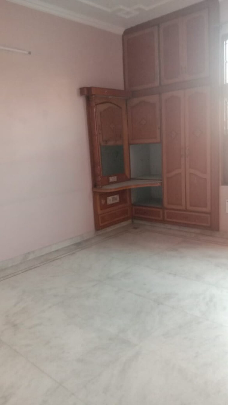 Room, patel nagar 3 3 Bedroom 325 Sq.Ft. Builder Floor In Patel Nagar 3 Ghaziabad 9582063