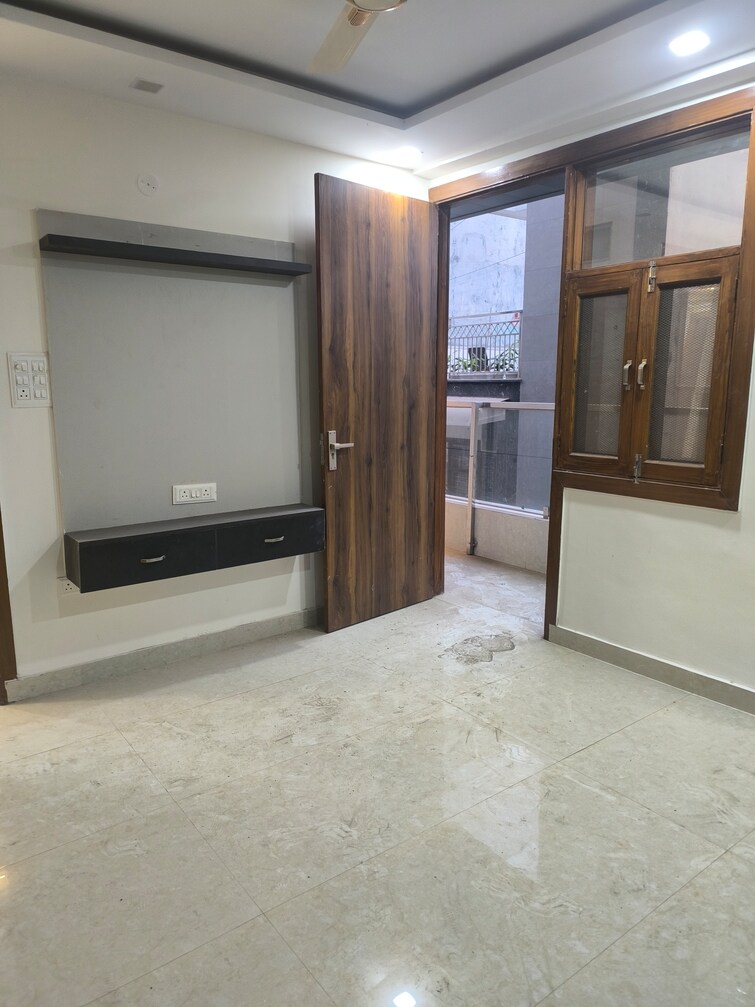 Room, dwarka 2 Bedroom 700 Sq.Ft. Builder Floor In Dwarka Delhi 9582068