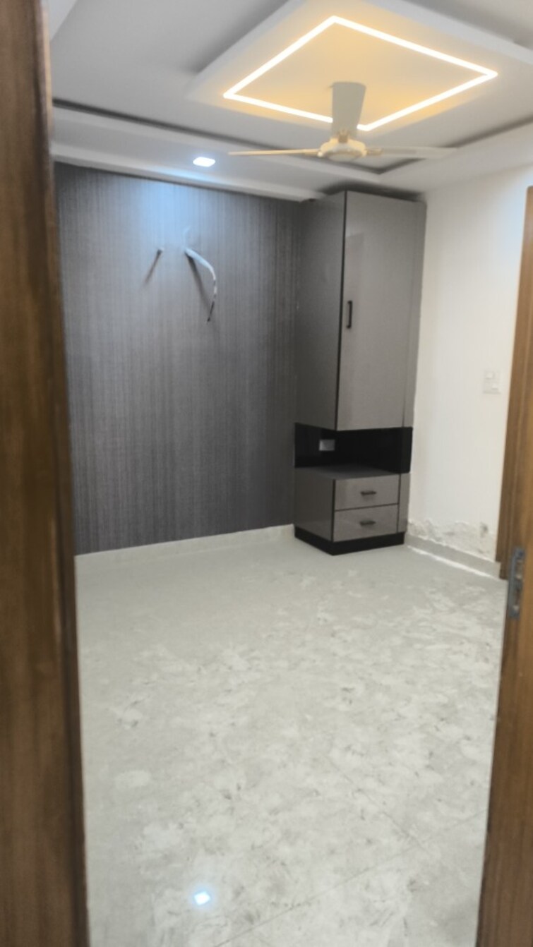 Cover Image, dwarka 3 Bedroom 1200 Sq.Ft. Builder Floor In Dwarka Delhi 9582077