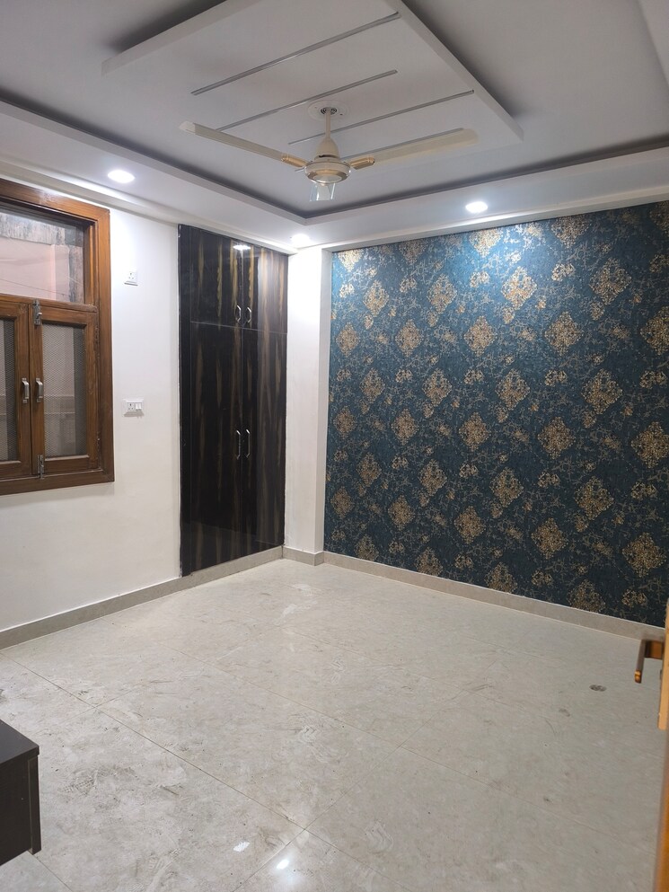 Room, dwarka 3 Bedroom 1200 Sq.Ft. Builder Floor In Dwarka Delhi 9582077