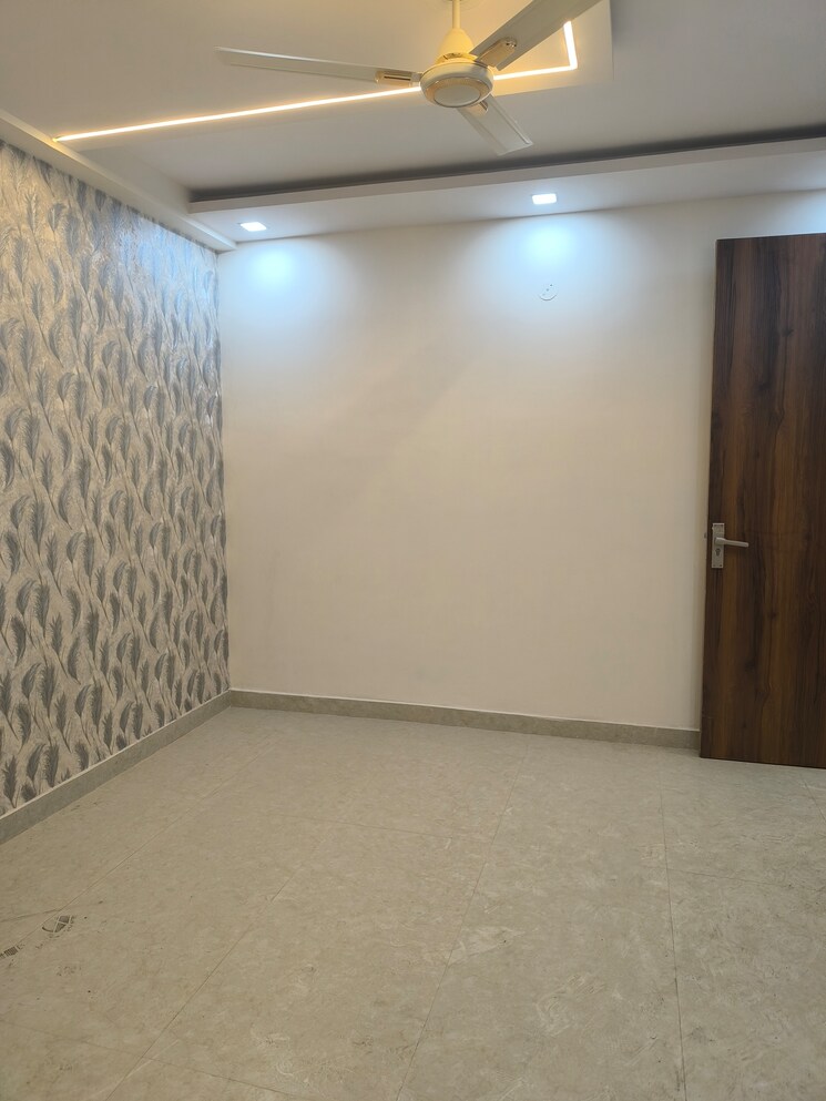 Room, dwarka 3 Bedroom 1200 Sq.Ft. Builder Floor In Dwarka Delhi 9582077