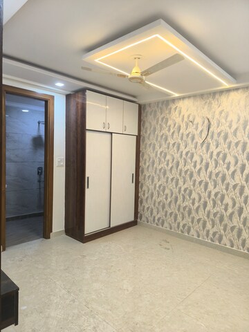 Room in 3 BHK Builder Floor at Dwarka – for Sale