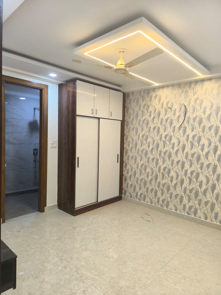 Room, dwarka 3 Bedroom 1200 Sq.Ft. Builder Floor In Dwarka Delhi 9582077