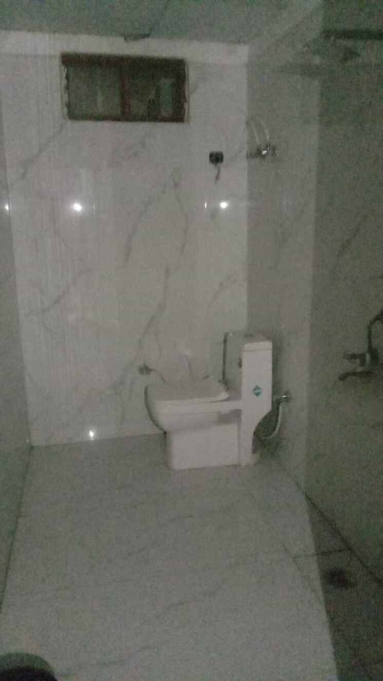 Bathroom, jaipuria-heritage 3 Bedroom 2200 Sq.Ft. Penthouse In Shahpur Bamheta Ghaziabad 9582105