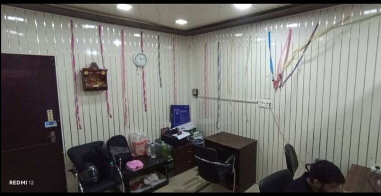 Living Room, hazratganj Commercial Office Space 300 Sq.Ft. In Hazratganj Lucknow 9582102