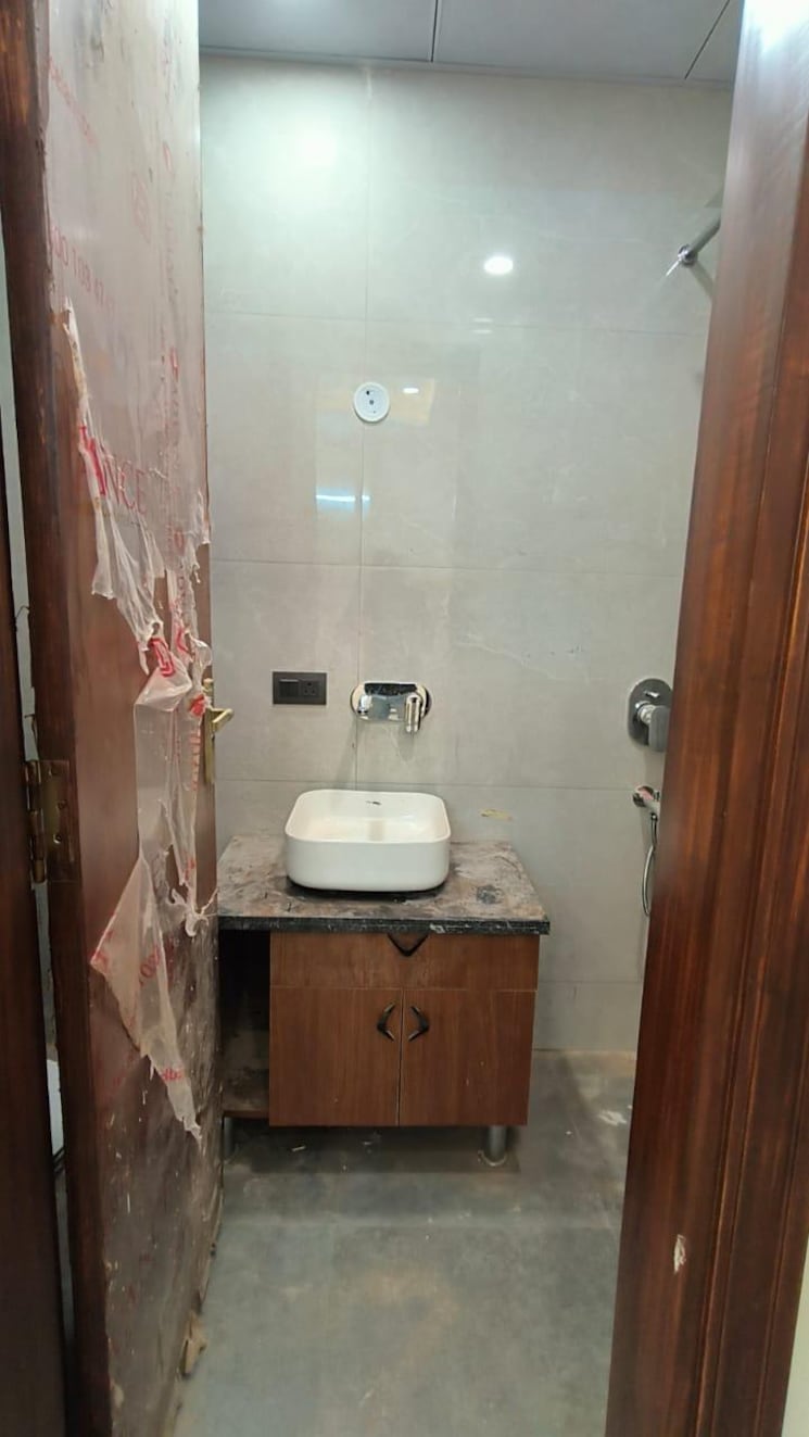 Bathroom, sector 62 Pg For Boys & Girls In Sector 62 9582112