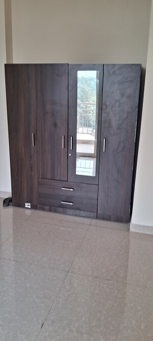 Room in 3 BHK Apartment at Pareena Coban Residences, Sector 99a – for Rent