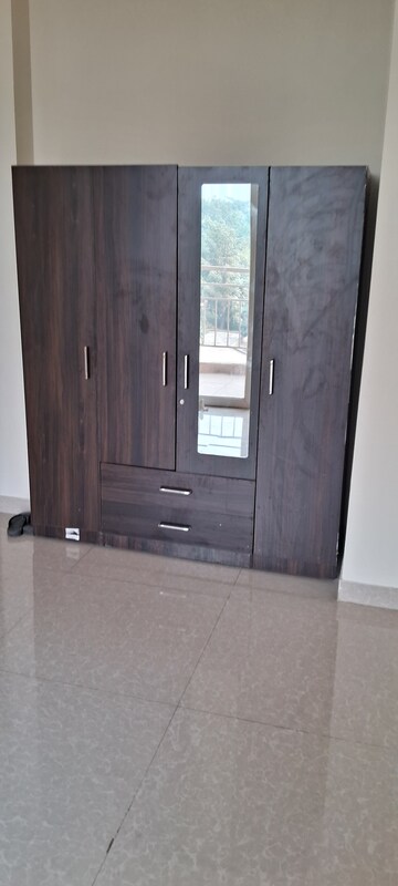 Room in 3 BHK Apartment at Pareena Coban Residences, Sector 99a – for Rent