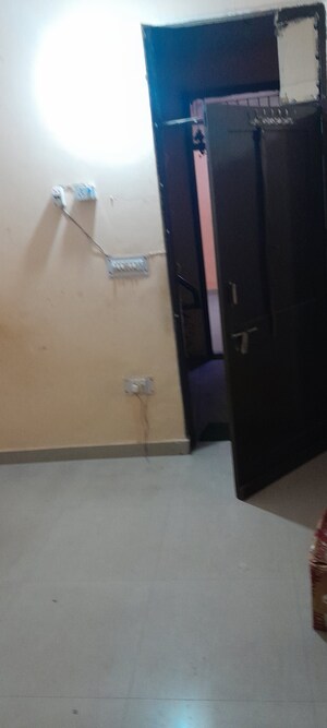 Furnished Amenities in 1 BHK Apartment at Sai Residency Noida, Sector 73 – for Rent