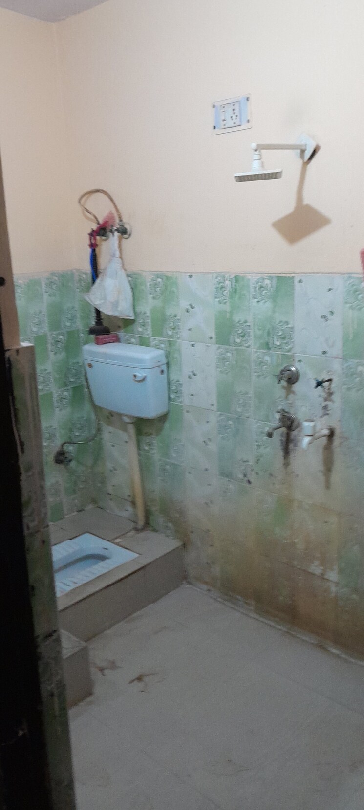 Bathroom, sai-residency-noida 1 Bedroom 650 Sq.Ft. Apartment In Sector 73 Noida 9582124