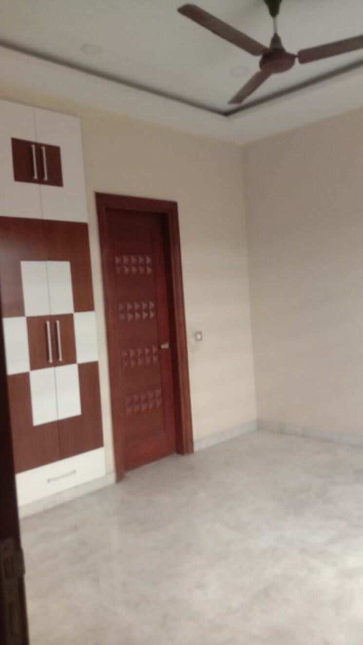 Room, patel nagar 3 2 Bedroom 1400 Sq.Ft. Builder Floor In Patel Nagar 3 Ghaziabad 9582134