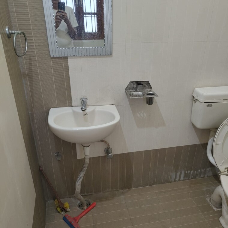 Bathroom, gomti nagar Pg For Boys & Girls In Gomti Nagar 9582130