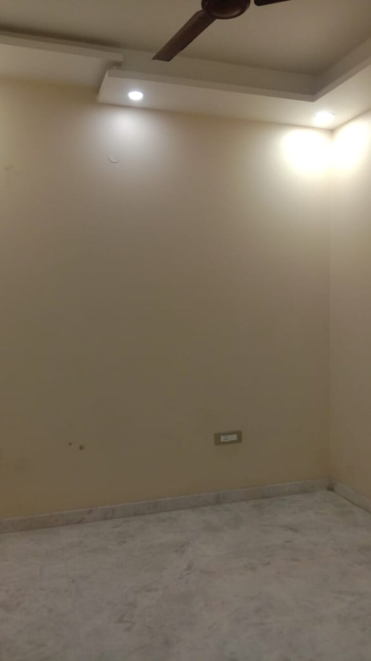 Room, patel nagar 3 2 Bedroom 1400 Sq.Ft. Builder Floor In Patel Nagar 3 Ghaziabad 9582134