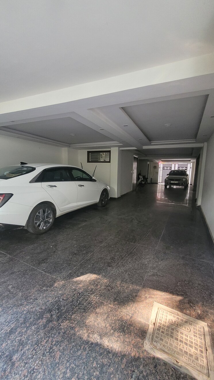  Parking, vivek vihar 3 Bedroom 1400 Sq.Ft. Builder Floor In Vivek Vihar Delhi 9582161