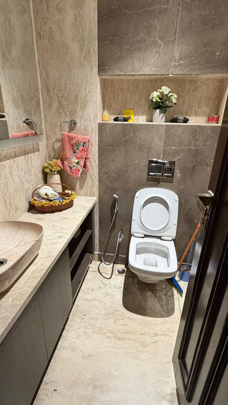Bathroom, shivalik colony 2 Bedroom 1250 Sq.Ft. Builder Floor In Shivalik Colony Delhi 9582160