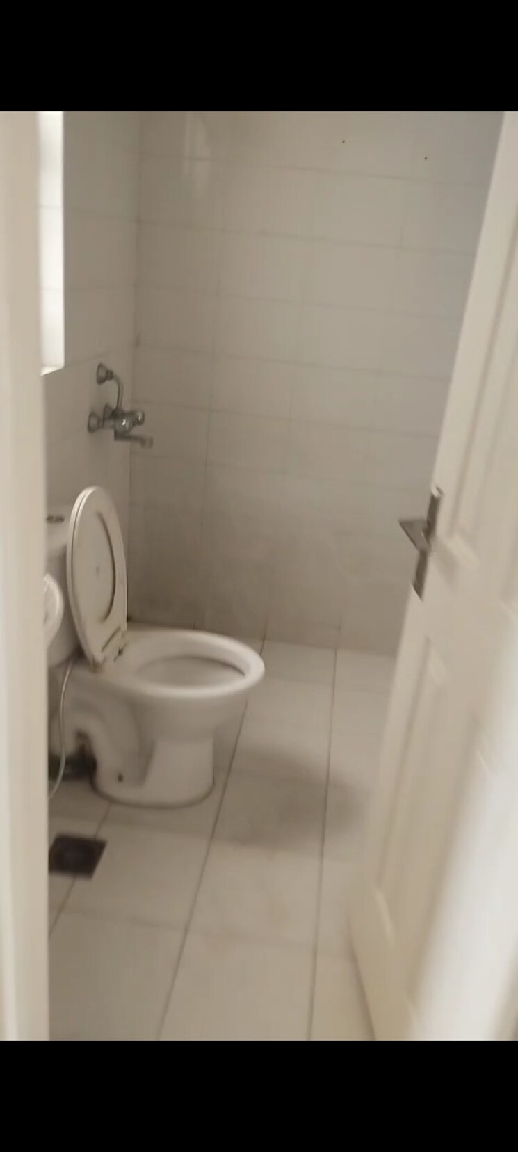 Bathroom, bptp-park-floors-i 3 Bedroom 1025 Sq.Ft. Builder Floor In Sector 77 Faridabad 9582182