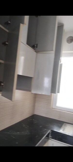 Room in 3 BHK Builder Floor at Bptp Park Floors I, Sector 77 – for Rent