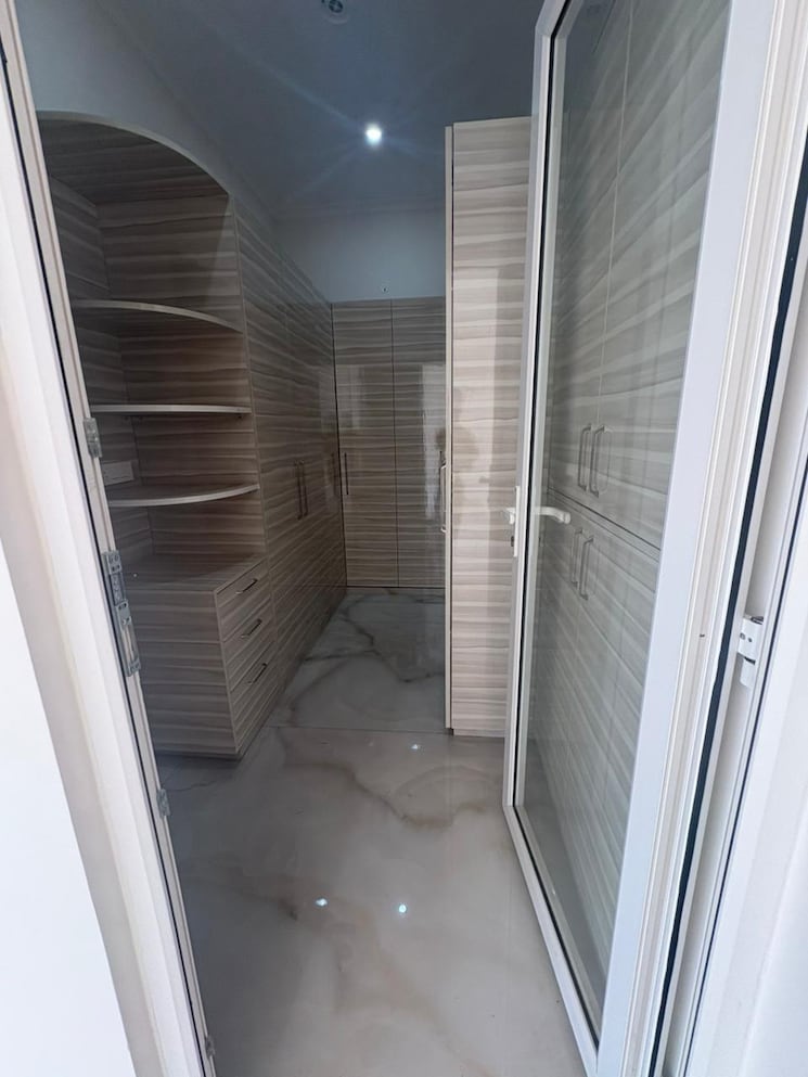 Balcony, tulip-mall 3 Bedroom 250 Sq.Mt. Builder Floor In Sector 46 Noida 9582197