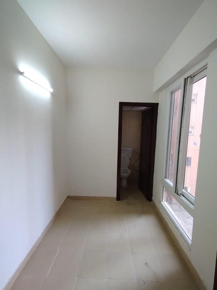 Room, paras-tierea 2 Bedroom 925 Sq.Ft. Apartment In Sector 137 Noida 9582236