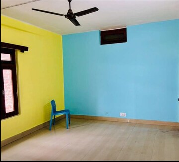 Room in 1 BHK Independent House at Hazratganj – for Rent