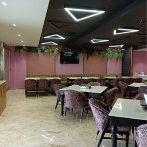  Shop For Rent in Aliganj