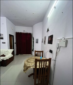 Living Room in 3 BHK Apartment at Hazratganj – for Rent