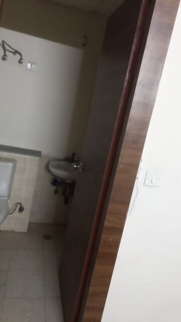 Master Bedroom in 3 BHK Apartment at Jaypee Greens Kosmos, Sector 134 – for Rent