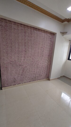 Room in 1 RK Apartment at Sion East – for Rent