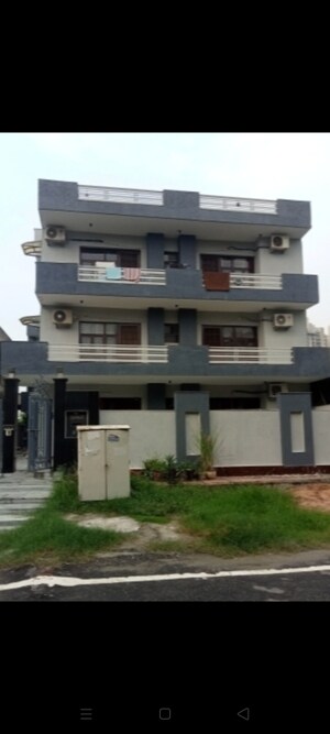 3 BHK Independent House For Rent in RWA Apartments Sector 108, Sector 108