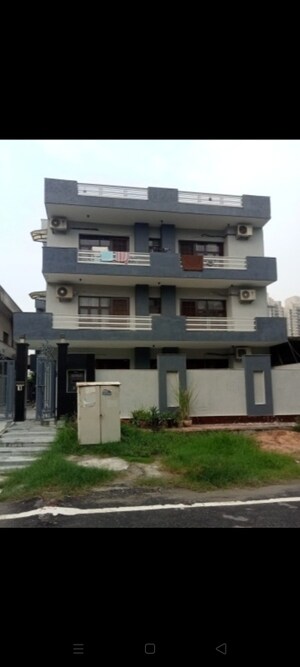 2 BHK Independent House For Rent in Sector 105