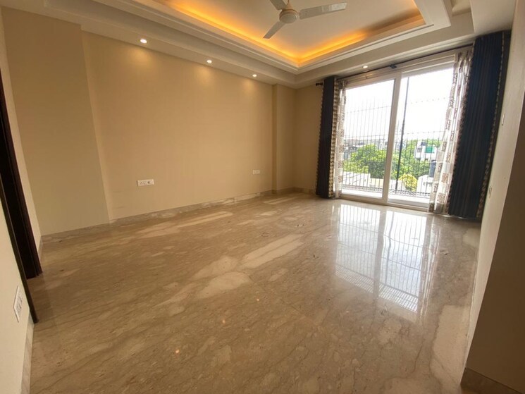 Room, greater kailash 3 Bedroom 2000 Sq.Ft. Builder Floor In Greater Kailash Delhi 9582352