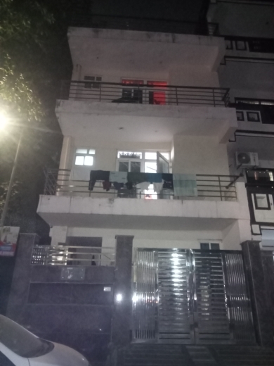 2 BHK Independent House For Rent in RWA Apartments Sector 19
