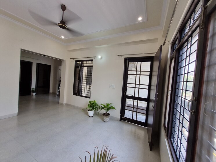 Room, gomti nagar Pg For Boys & Girls In Gomti Nagar 9582363