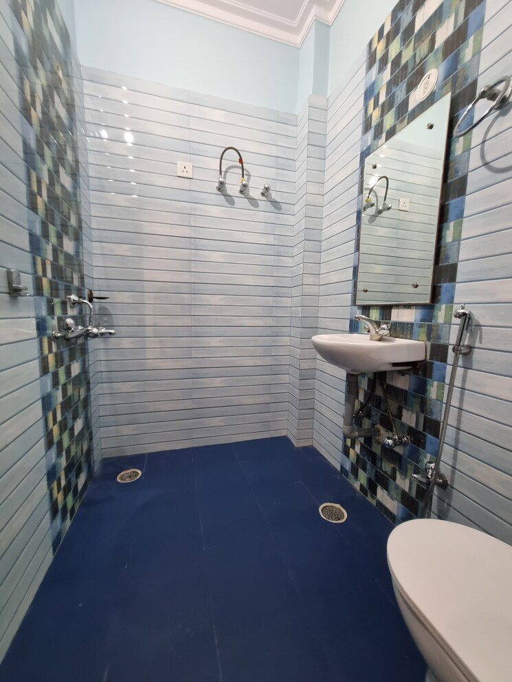 Room, gomti nagar Pg For Boys & Girls In Gomti Nagar 9582371