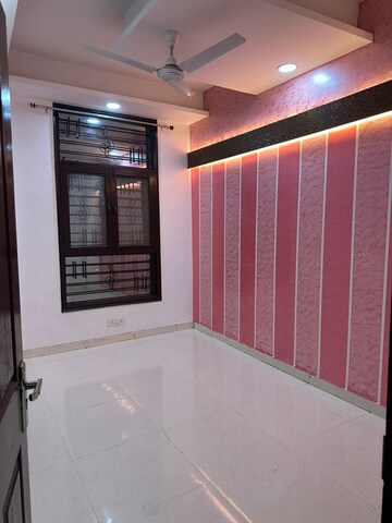 Room in 2 BHK Builder Floor at Sapphire Tower, Sector 104 – for Sale