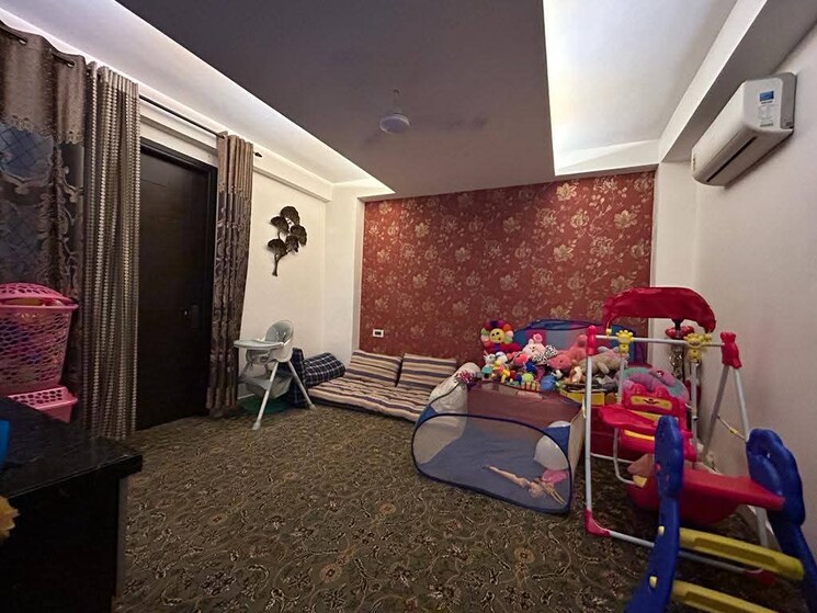 Living Room, freedom fighters enclave 3 Bedroom 1500 Sq.Ft. Builder Floor In Freedom Fighters Enclave Delhi 9582390