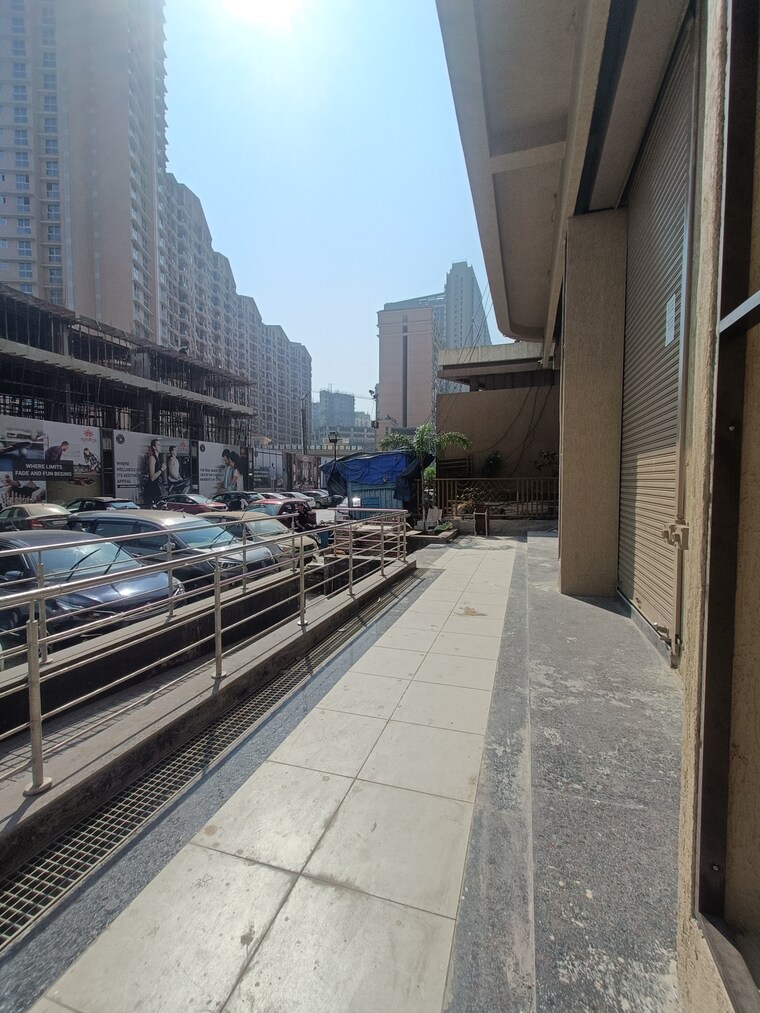 Nearby, jp-north-barcelona Commercial Shop 210 Sq.Ft. In Mira Road Thane 9582417