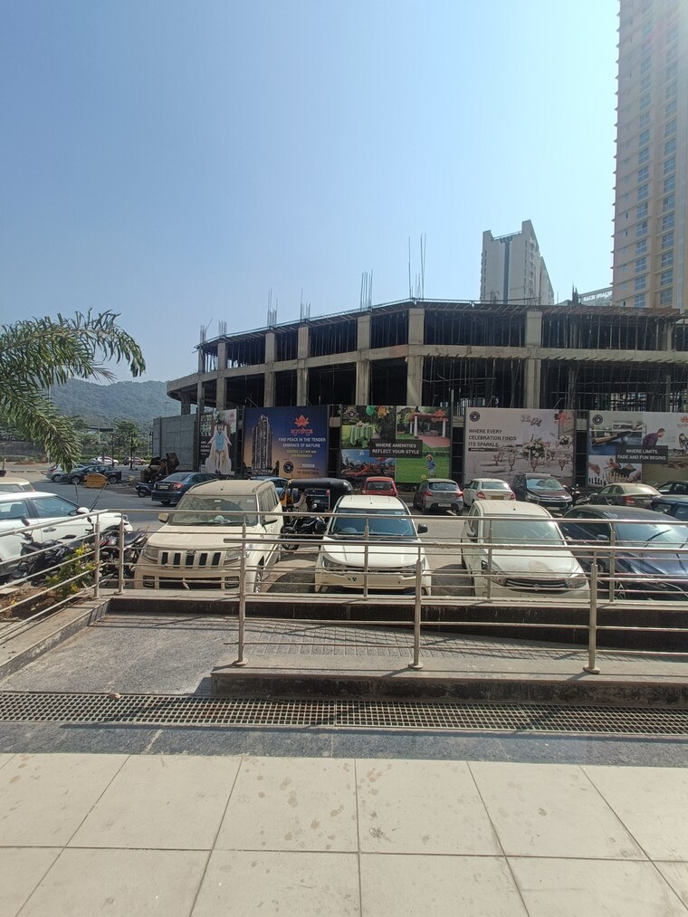 Nearby, jp-north-barcelona Commercial Shop 210 Sq.Ft. In Mira Road Thane 9582417