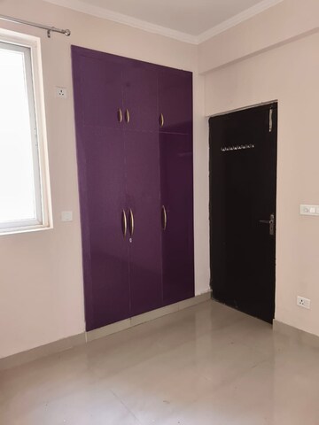 Room in 4 BHK Apartment at Omkar Royal Nest, Tech Zone 4 Greater Noida – for Rent